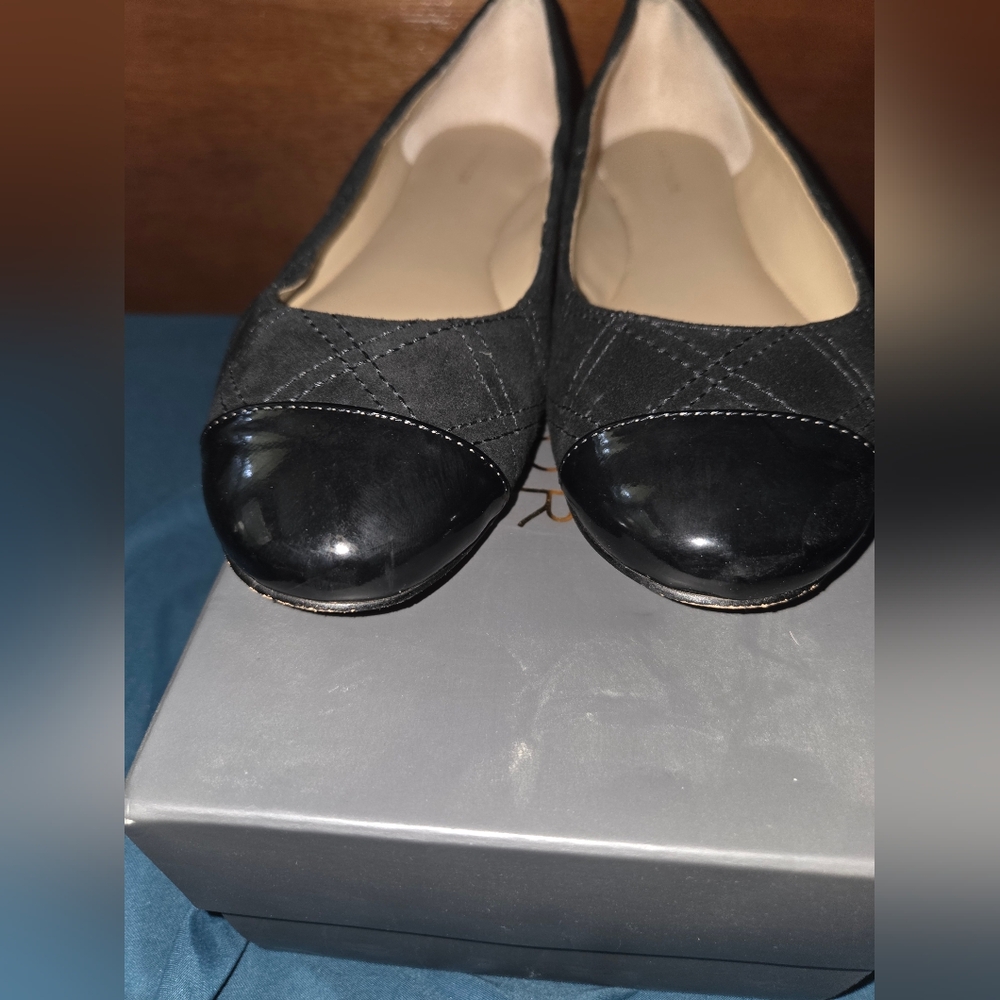 Ruthie Quilted Suede Cap Toe Flats sz 7 Ann Taylor - Picture 4 of 6